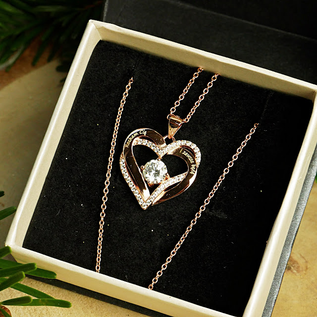 idealny-prezent-dla-kazdej-kobiety-nawysokimobcasie.pl