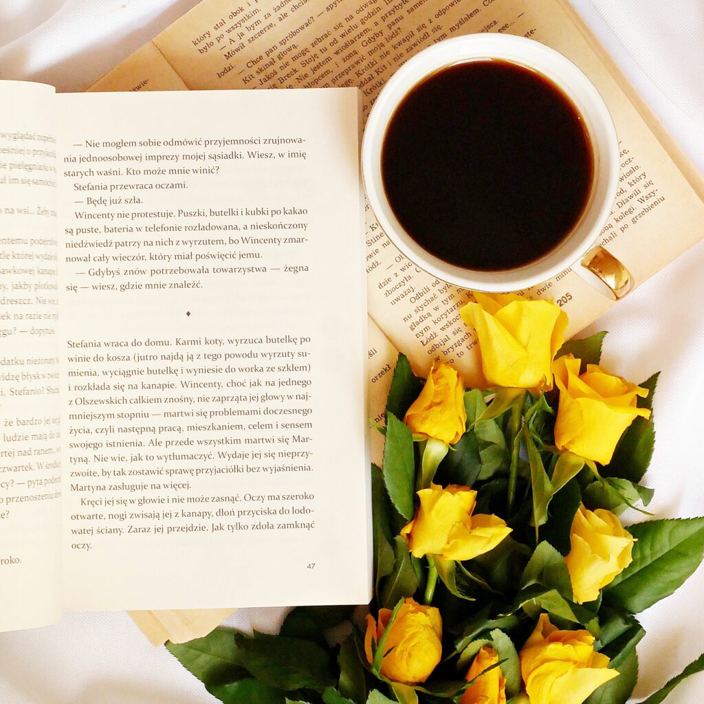 Fragment recenzowanej książki „Poradnik grzebania kotów” Miki Modrzyńskiej Fragment tekstu z książki „Poradnik grzebania kotów” Miki Modrzyńskiej