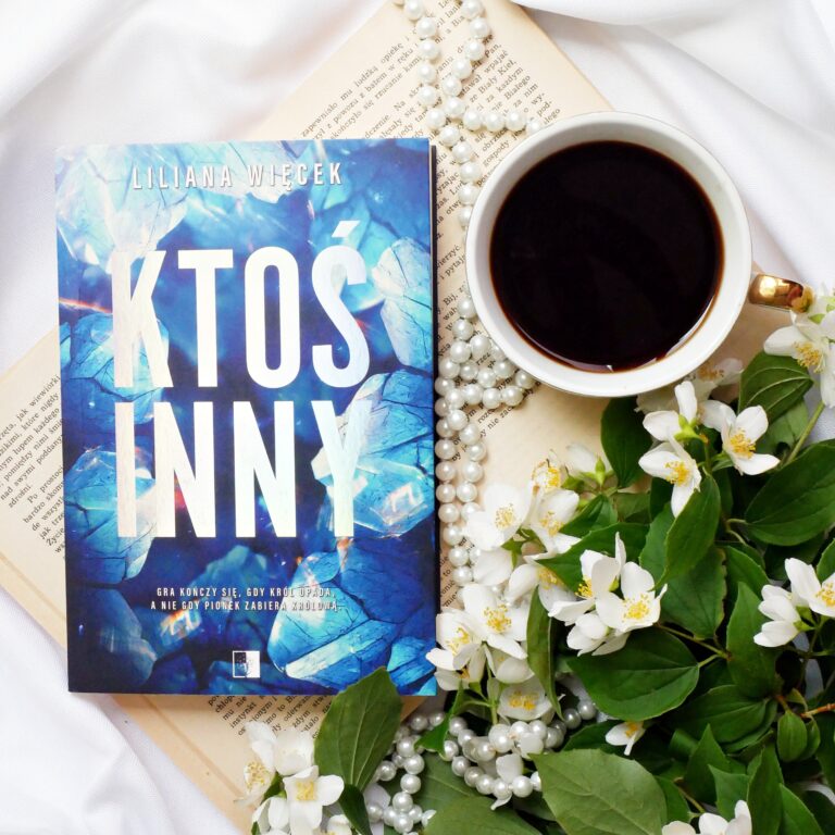 Liliana Więcek „Ktoś inny” – recenzja