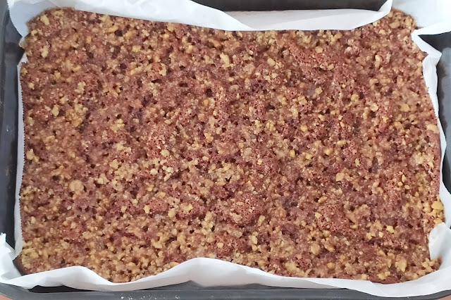 górna-warstwa - miodownik-z-masa-budyniowa-nawysokimobcasie