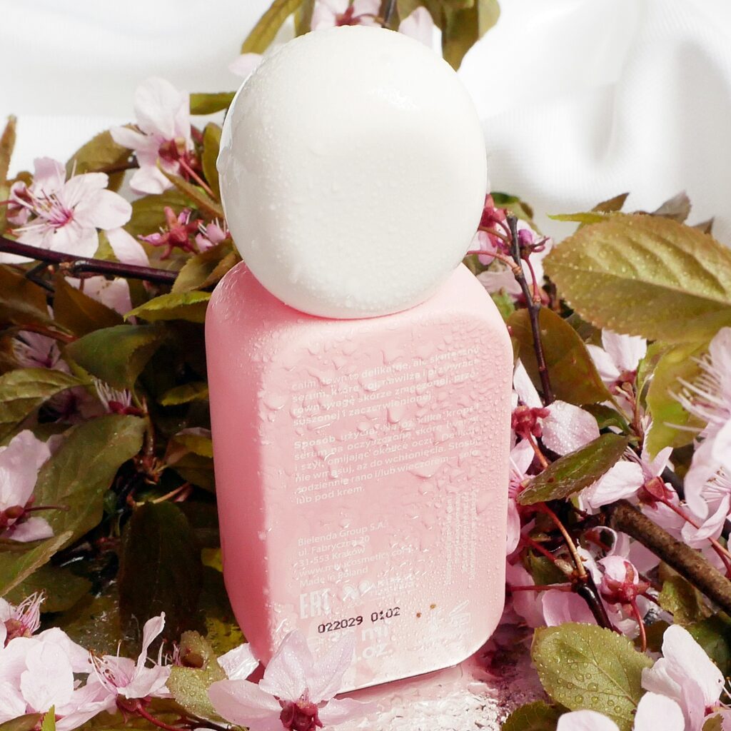 Skład i działanie serum calm.down Miya Cosmetics Y.YOU Tył opakowania serum calm.down Miya Cosmetics Y.YOU z opisem składu i działania.
