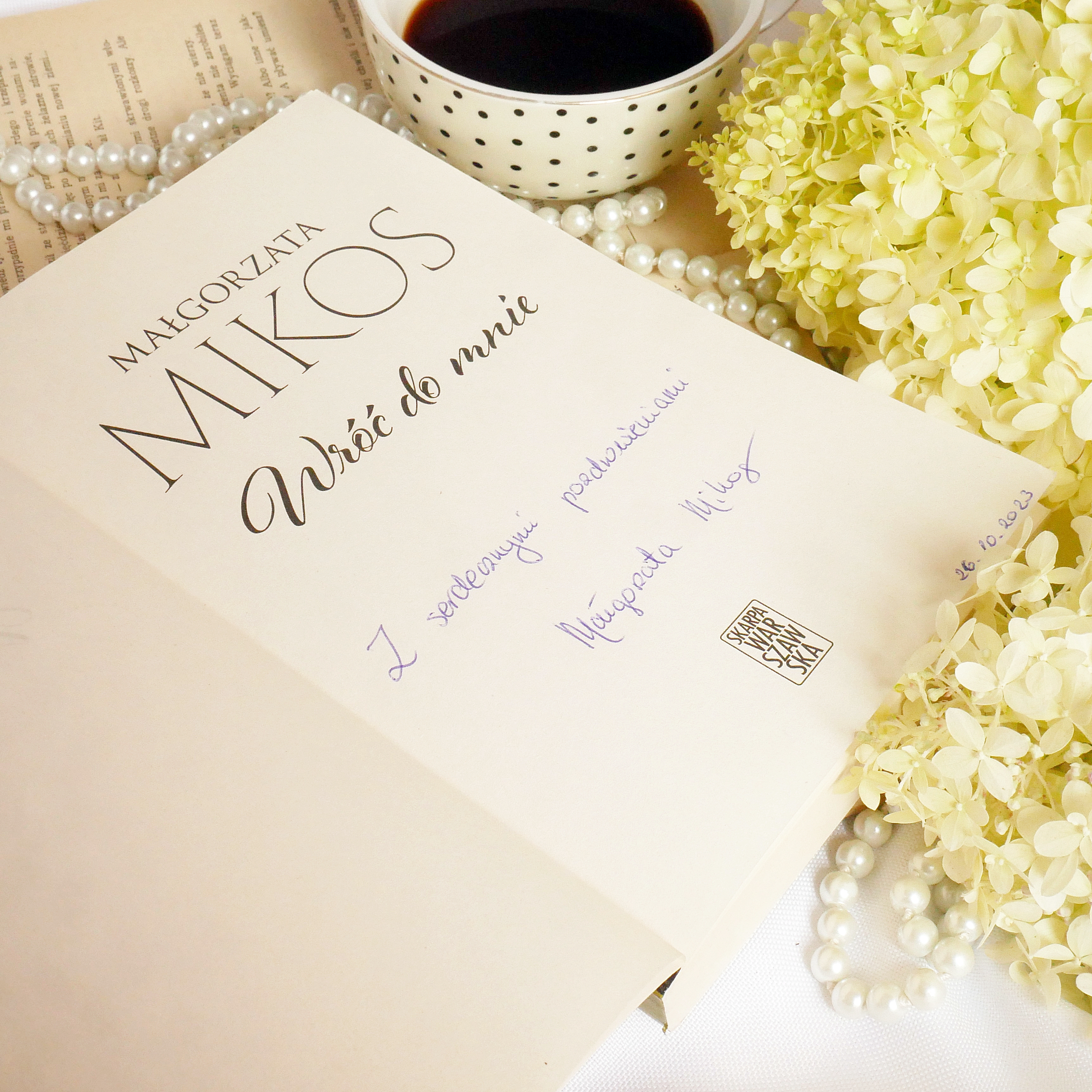 Strona tytułowa książki Małgorzaty Mikoś „Wróć do mnie” Strona tytułowa książki Małgorzaty Mikoś „Wróć do mnie” z dedykacją i autografem autorki.